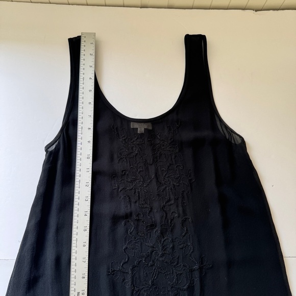 Aritzia Wilfred Tank 100% Silk Black Embroidered Lightweight Sheer Classic Sz XS - Picture 7 of 12